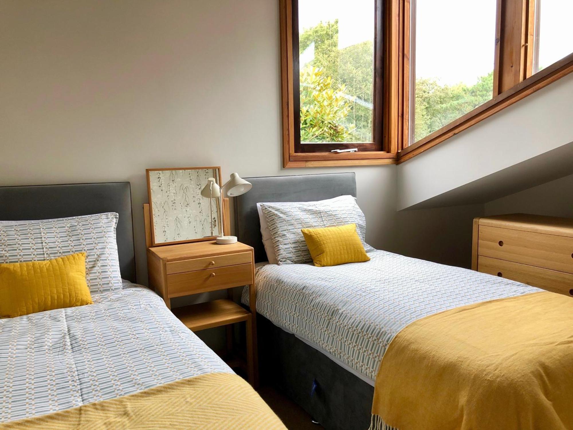 Unique & Rural Child Friendly Annexe With Large Gardens, Games & Tennis Court - Chichester Holiday Properties Extérieur photo