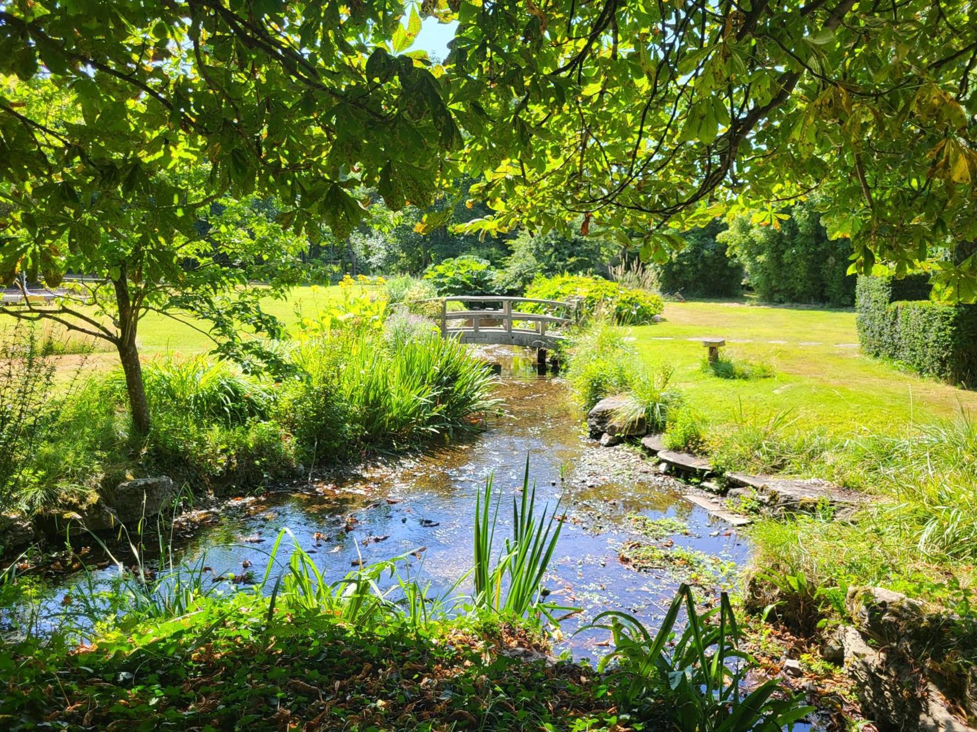 Unique & Rural Child Friendly Annexe With Large Gardens, Games & Tennis Court - Chichester Holiday Properties Extérieur photo
