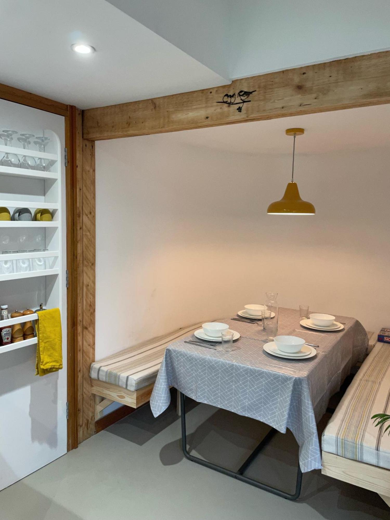 Unique & Rural Child Friendly Annexe With Large Gardens, Games & Tennis Court - Chichester Holiday Properties Extérieur photo