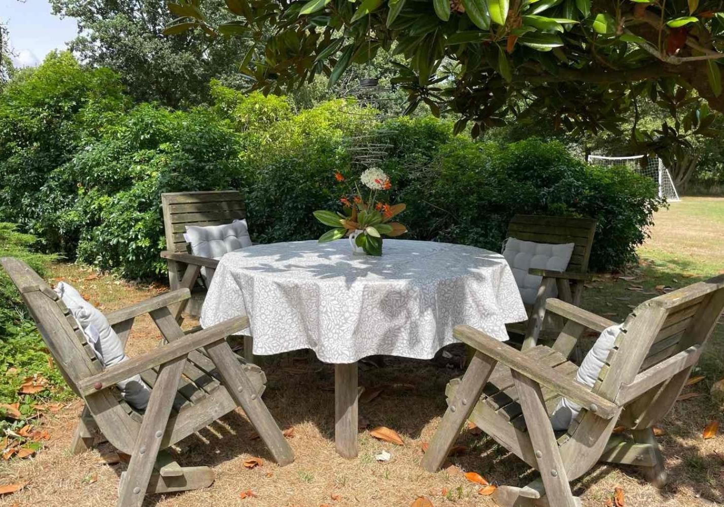 Unique & Rural Child Friendly Annexe With Large Gardens, Games & Tennis Court - Chichester Holiday Properties Extérieur photo