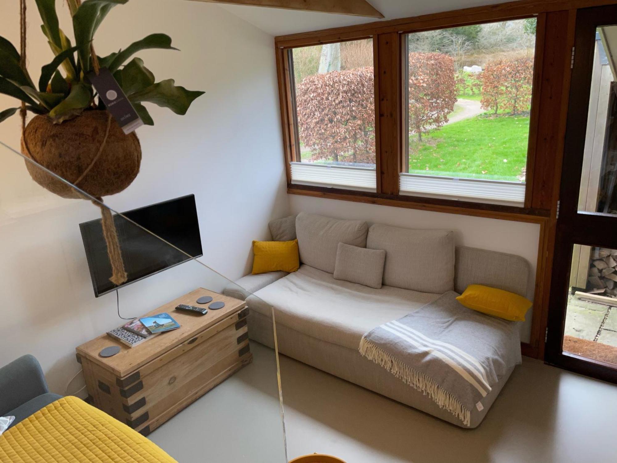 Unique & Rural Child Friendly Annexe With Large Gardens, Games & Tennis Court - Chichester Holiday Properties Extérieur photo