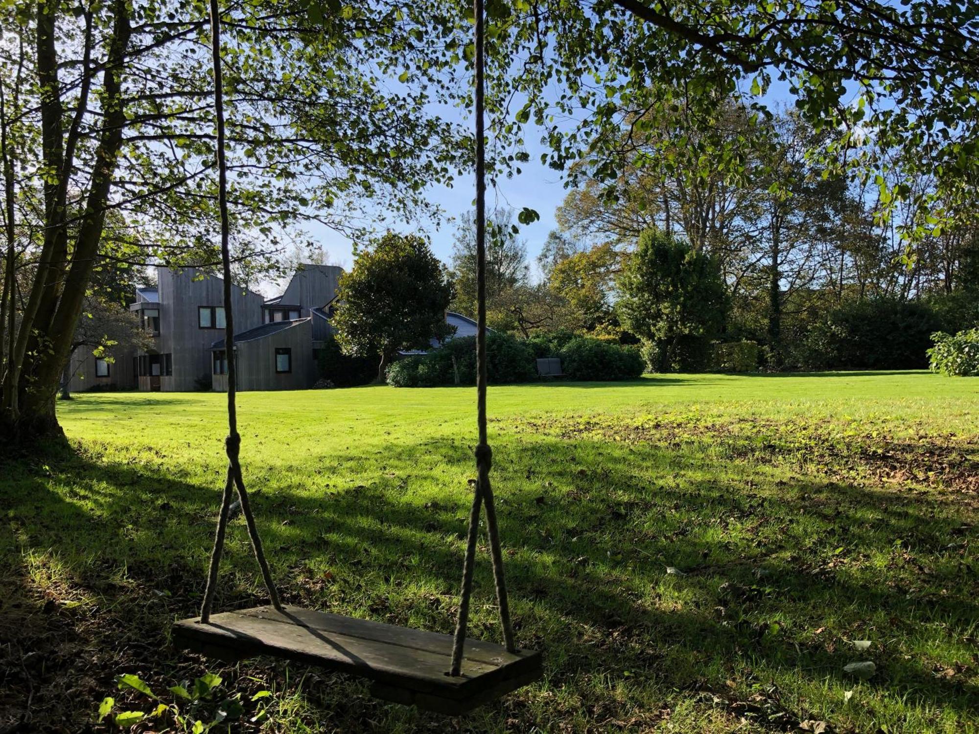 Unique & Rural Child Friendly Annexe With Large Gardens, Games & Tennis Court - Chichester Holiday Properties Extérieur photo