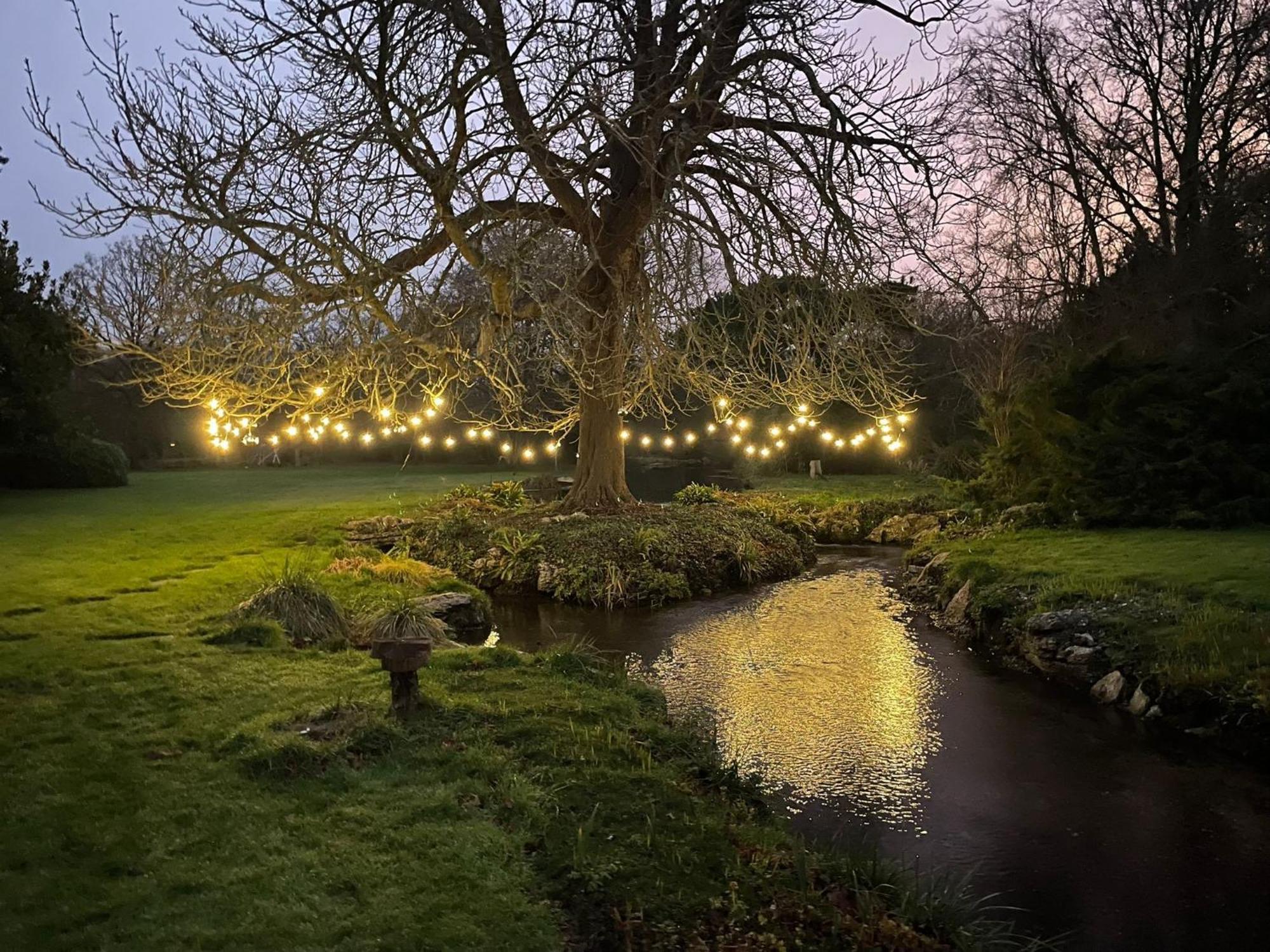 Unique & Rural Child Friendly Annexe With Large Gardens, Games & Tennis Court - Chichester Holiday Properties Extérieur photo