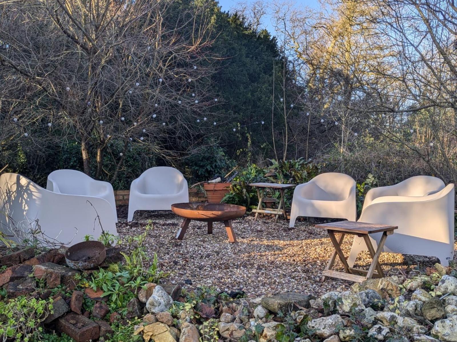 Unique & Rural Child Friendly Annexe With Large Gardens, Games & Tennis Court - Chichester Holiday Properties Extérieur photo