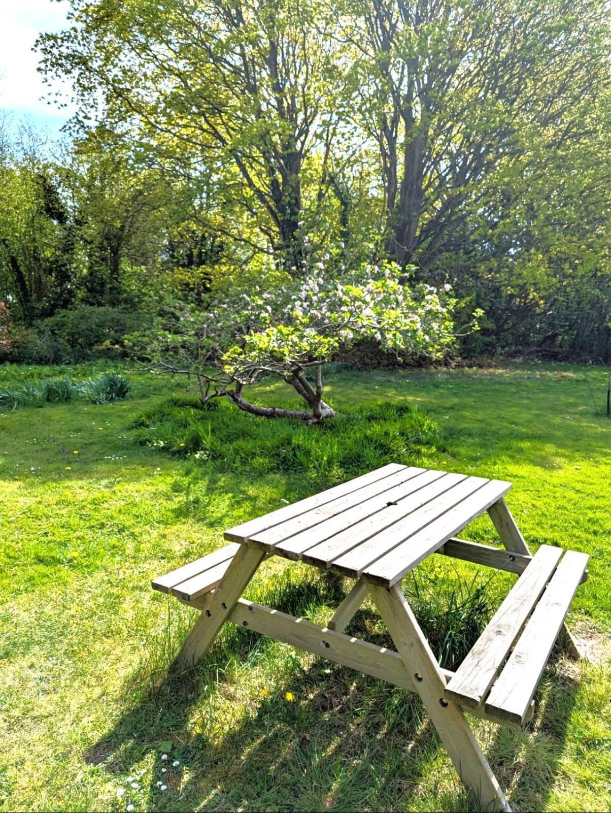 Unique & Rural Child Friendly Annexe With Large Gardens, Games & Tennis Court - Chichester Holiday Properties Extérieur photo