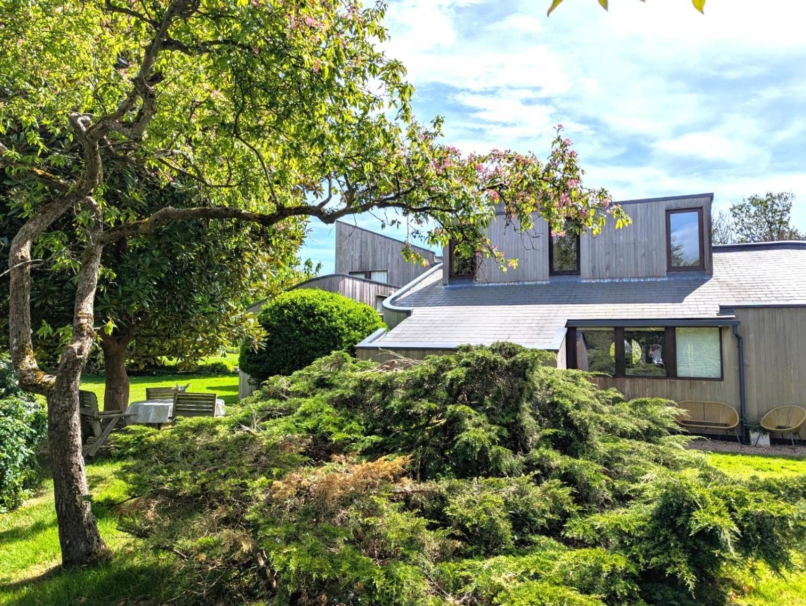Unique & Rural Child Friendly Annexe With Large Gardens, Games & Tennis Court - Chichester Holiday Properties Extérieur photo