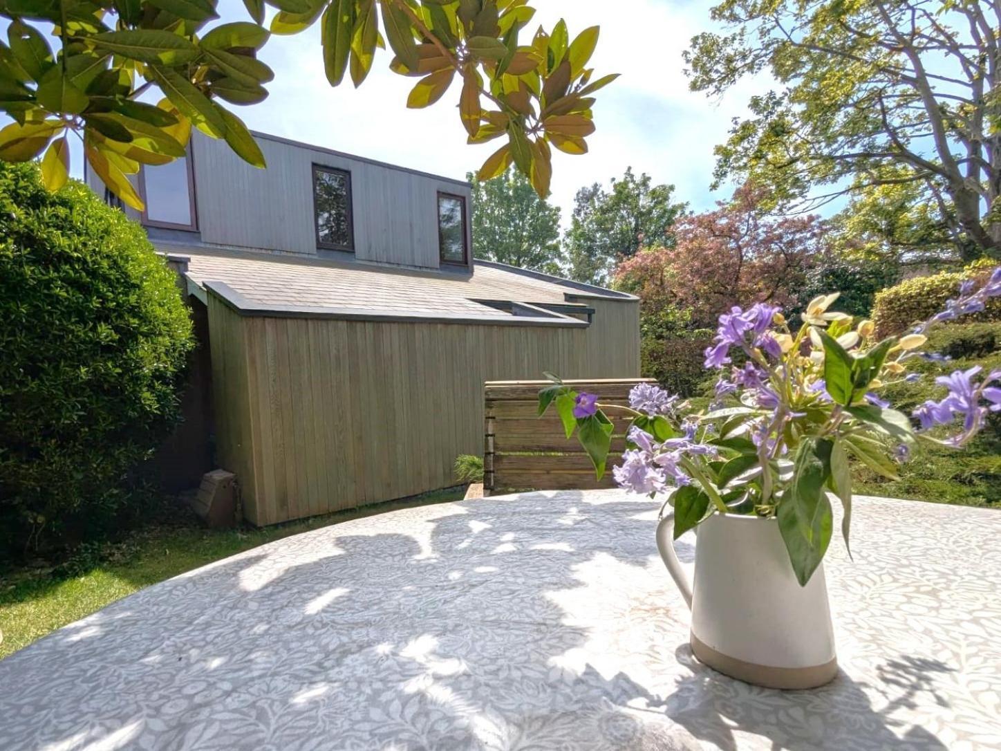 Unique & Rural Child Friendly Annexe With Large Gardens, Games & Tennis Court - Chichester Holiday Properties Extérieur photo