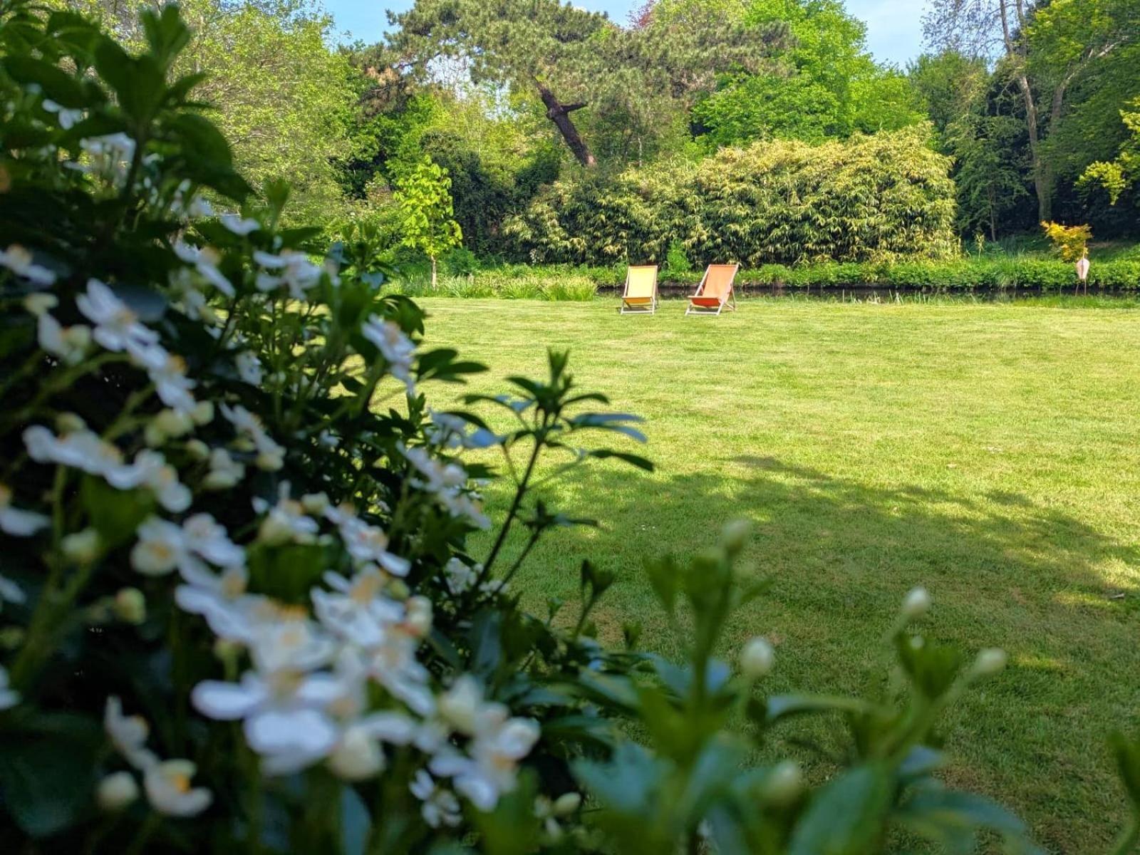 Unique & Rural Child Friendly Annexe With Large Gardens, Games & Tennis Court - Chichester Holiday Properties Extérieur photo